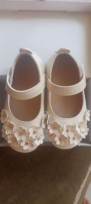 Детски обувки с цветя
