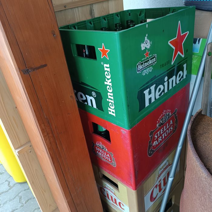 Navetă cu sticle de ciuc,haineken