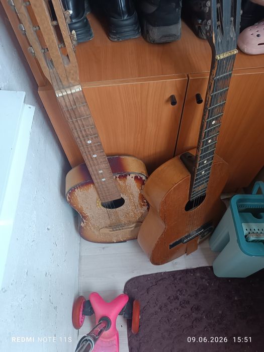 Продам 2 гитары не дорого