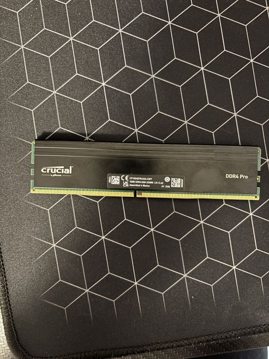 Vand RAM Crucial 16gb ddr4 pro