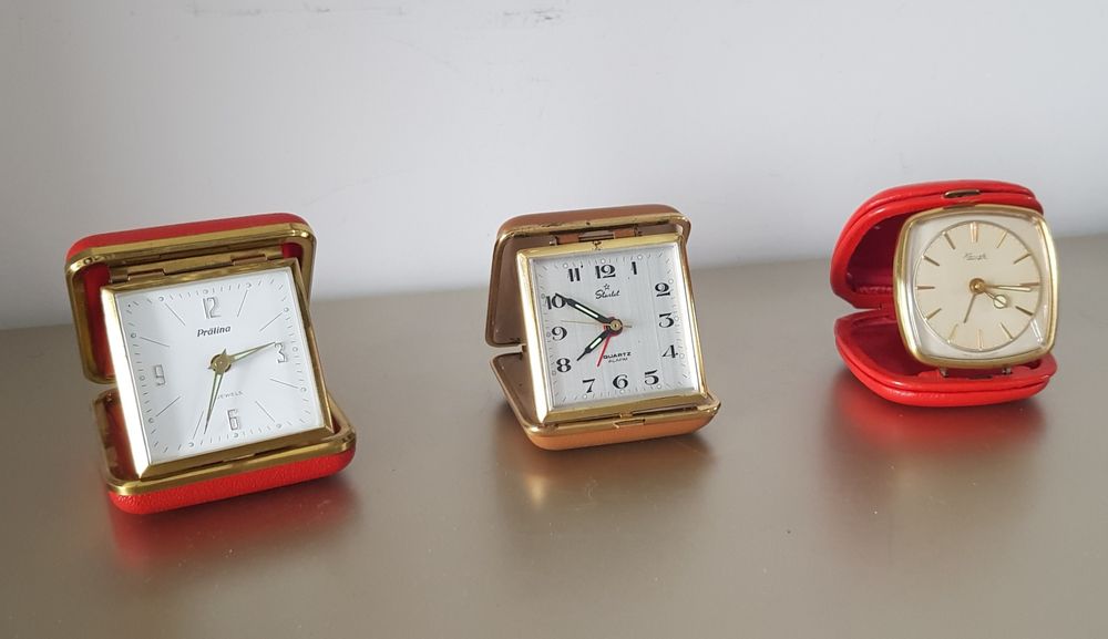 Ceas/ustensile vechi pentru semineu