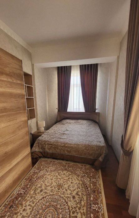 Миробод туманида Тошкент метроси якинида, тўлиқ мебелли 2 хонали