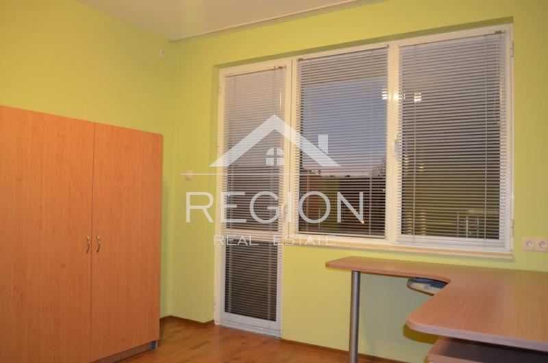 Дава се под наем Четиристаен апартамент в Варна, Център - 117 кв.м за 800 € - Снимка #9