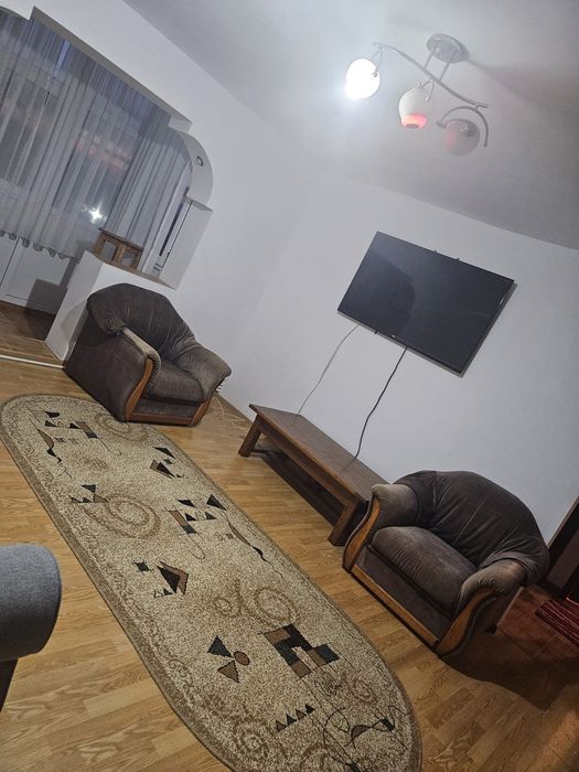 Închiriez apartament 2 camere Balș judetul Olt zona Monument Bl T1 etc 2