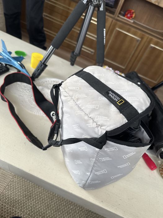 Дигитален фотоапарат Canon EOS 550D + EF-S 18-55мм DC + EF 75-300мм DC