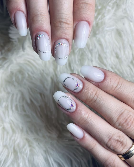 Nail Tech/ Nail Artist