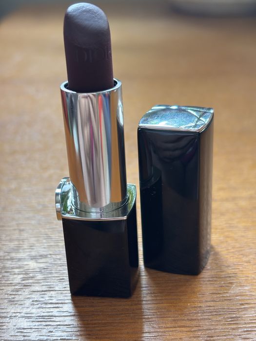 Козметика на Dior,Armani