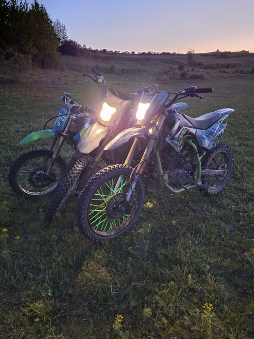 Cross kxd 150cc  merge foarte bine
