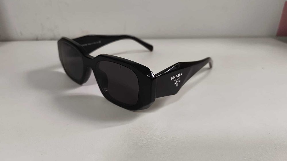 Ochelari de soare Prada