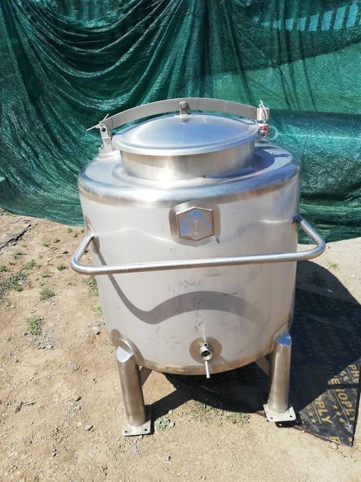 продавам резервоар от неръждаема стомана 316L — индустриално качество