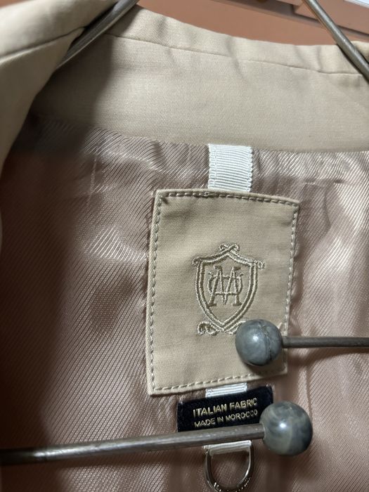 Бежевый тренч Massimo Dutti