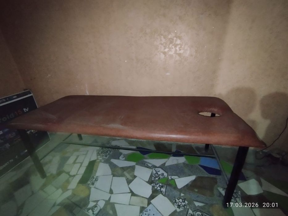 Массажная кушетка в продаже