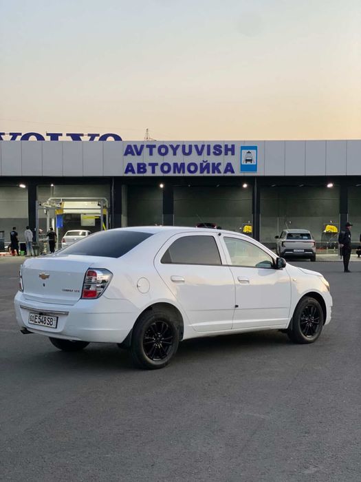 Chevrolet Cobalt 2022 — 4