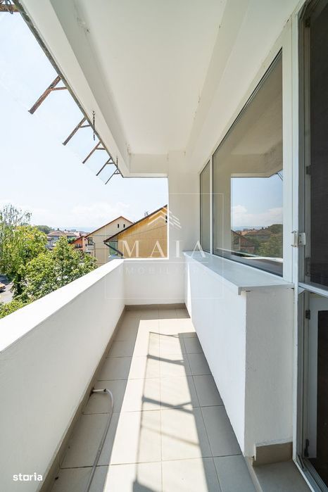 Apartament 3 camere decomandate, etaj 3, cartierul Strand