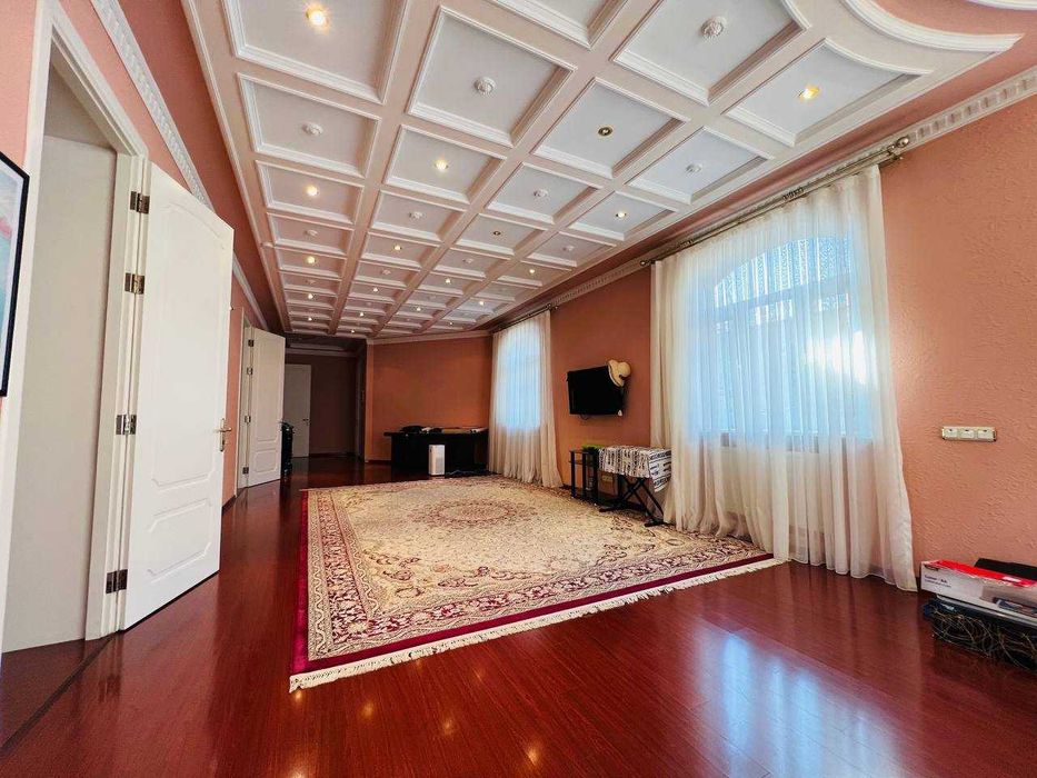 Аренда дома на Ивлиева  7 соток 8 комнат 5000 у.е