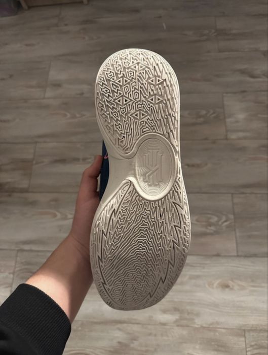 Kyrie 5 low rare