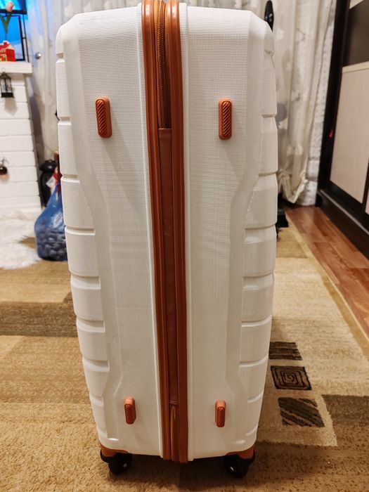 Чемодан 40.000 новый