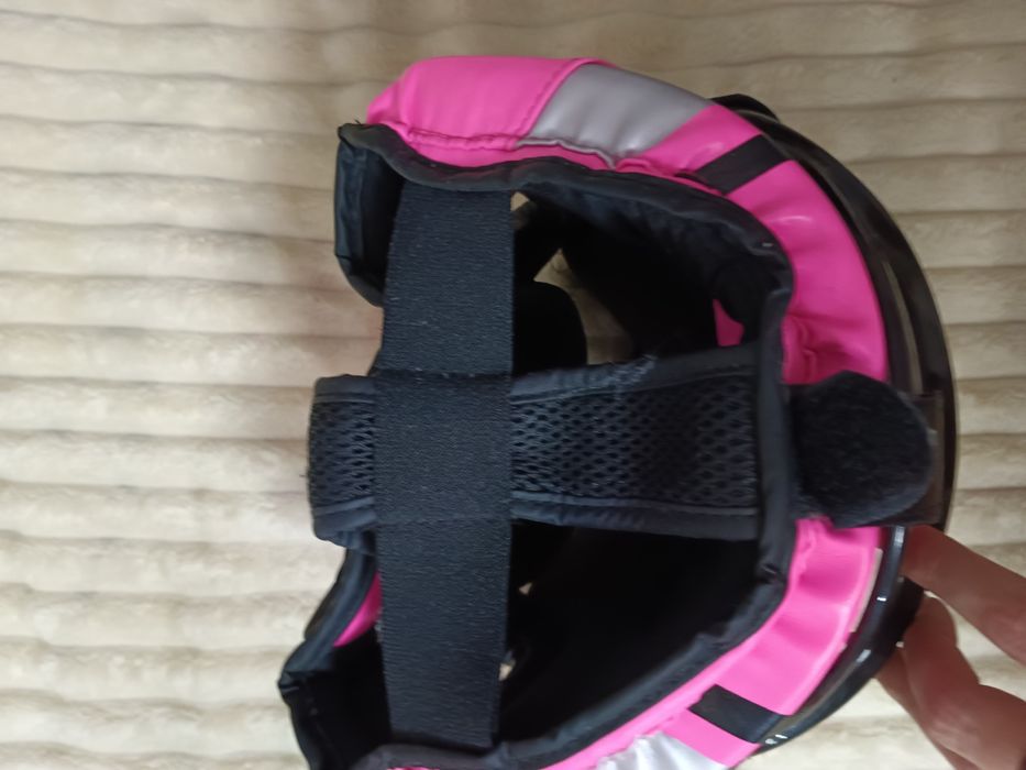 Продам шлем для единоборств