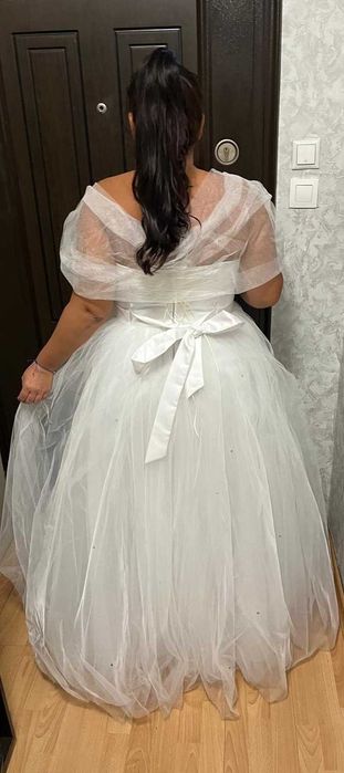 Красива булченска НОВА рокля / XLL с циркониеви камъчета