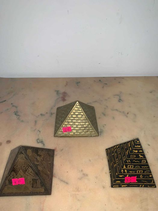 Figurine si sculpturi cu tenta Egipteana