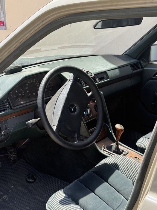 Mercedes Benz W124