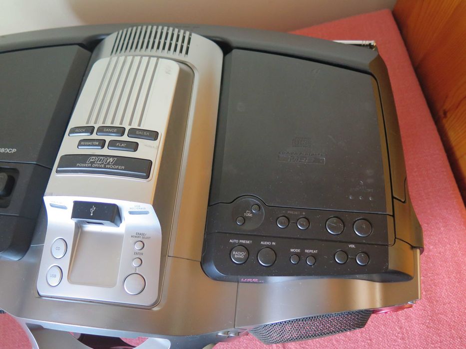 Sony CFD-RG880CP "Xplod" AM/FM Radio CD/USB/MP3/Cassette Player