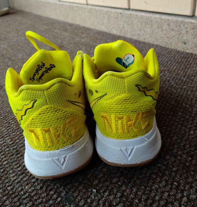 Продам кросовки Kyrie 5 в колобарвции Спанч Боб