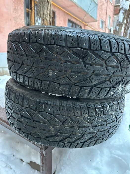 215/60/R17  шина 2 шт