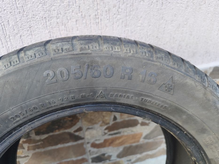 Vând anvelope de iarnă,205/60 R16