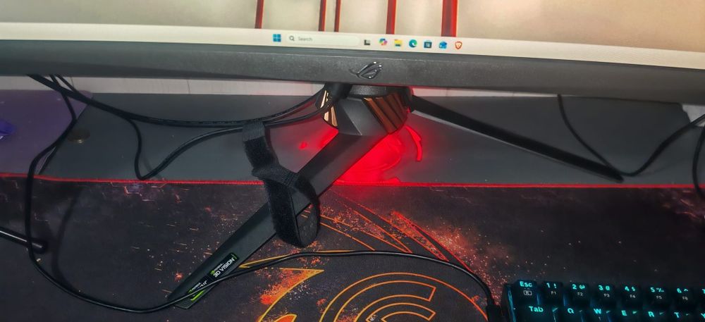 Monitor curbat gaming asus rog Swift