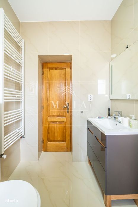 Casa 4 camere, curte, garaj, renovata, Calea Dumbravii-Sub Arini