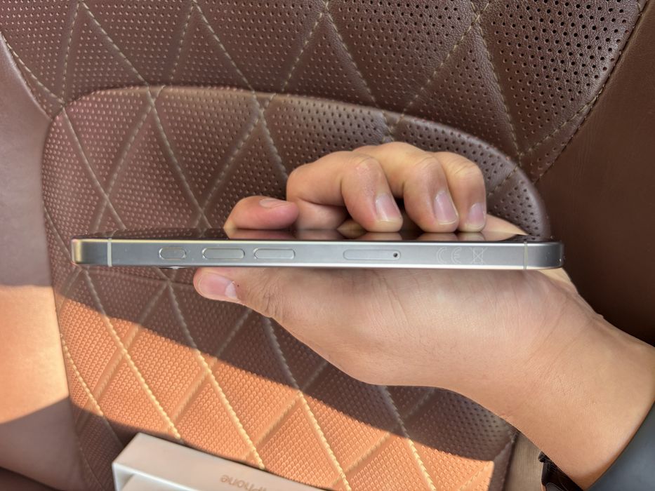 Продам iPhone 16 pro 256GB