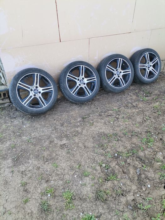 Алуминиеви джанти с гуми