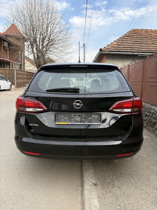 Opel Astra 2020 km 63 de mii TVA inclus deductibil