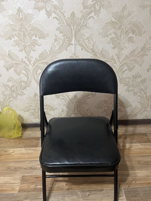 Куханный стул в отличном состояний