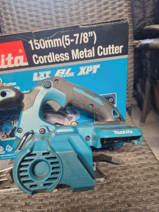 Акумулаторен циркуляр за метал Makita DCS553Z
