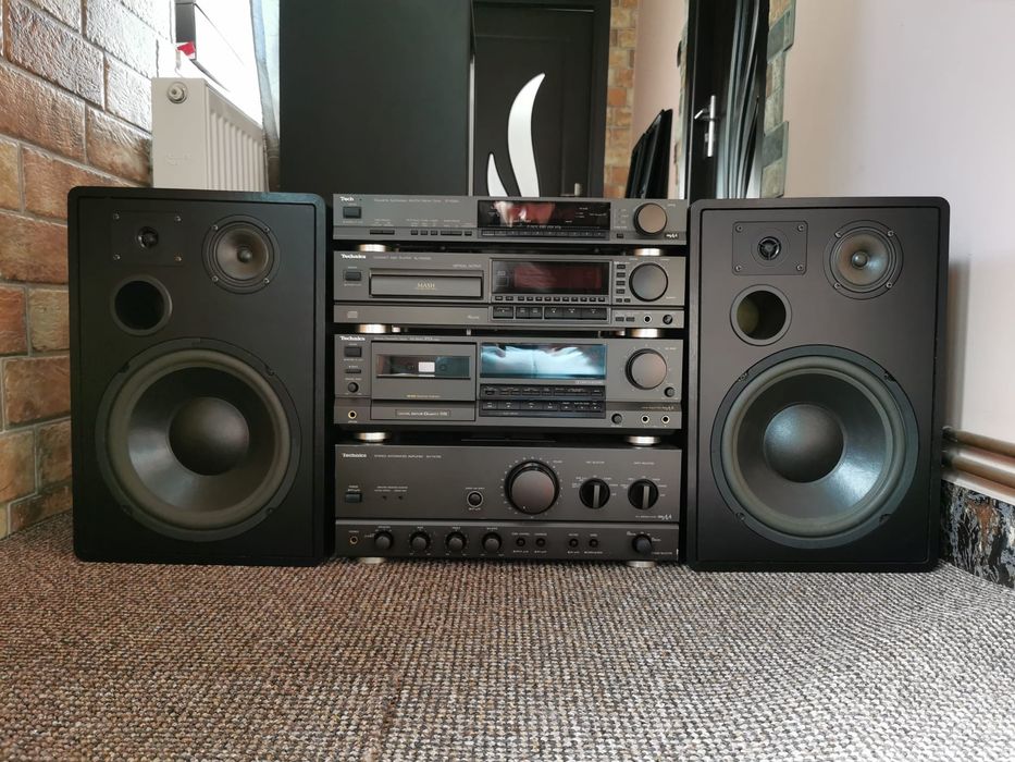 Linie Technics cu boxe Quadral