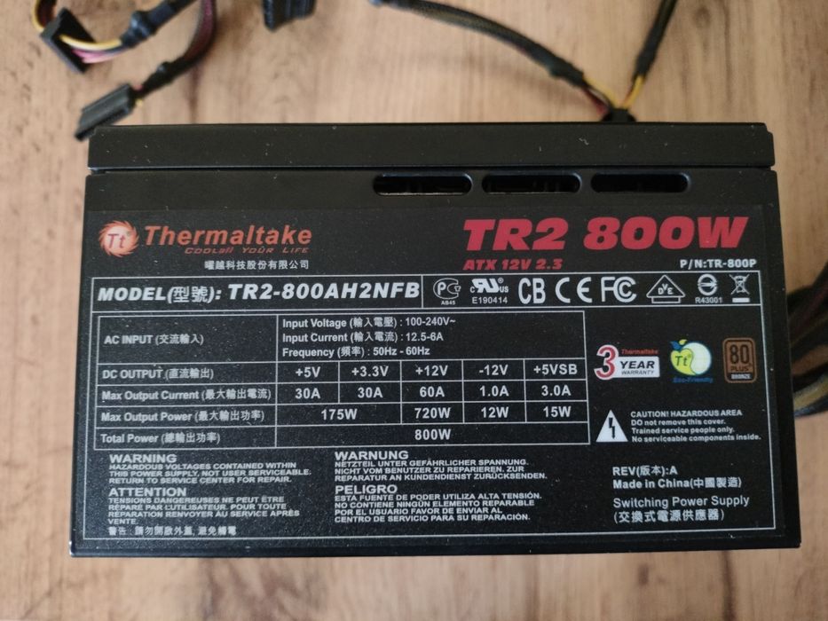 Продам блок питания 800w Thermaltake