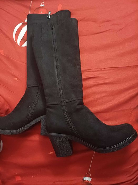 Нови ботуши естествен черен велур