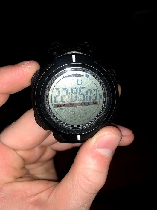 Наручные спортивные часы