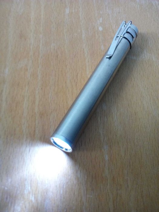 медицинско фенерче за УНГ