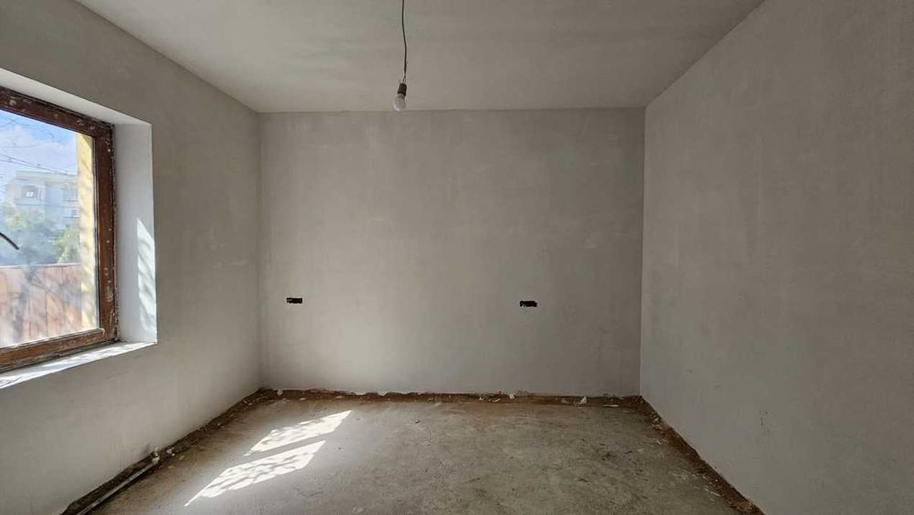 De vânzare – Casă duplex în zona Păcurari, Str. Petru Poni - benzinăria MOL | 720 mp teren, comision zero