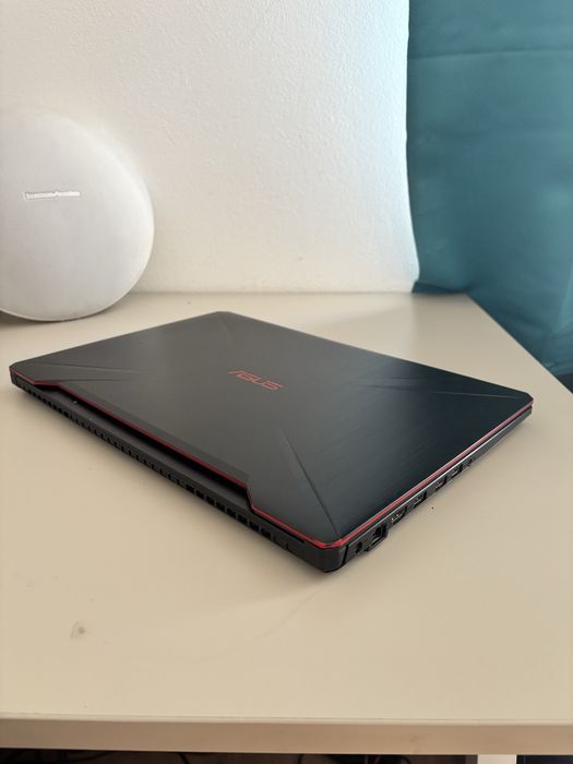 Asus Tuf Gaming• i5-8300H• 16Gb ram• Nvidia GTX 1050• SSD + 1Tb