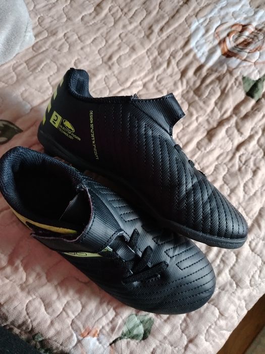 Adidași pentru fotbal