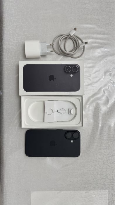 Iphone 16 by Apple