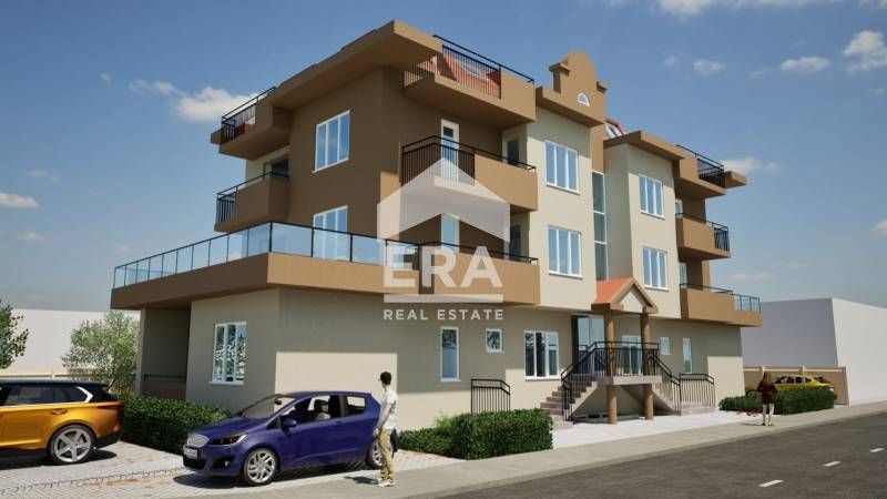 Тристаен имот с включено паркомясто и складово помещение