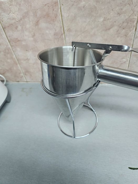 Професионален дозатор за понички