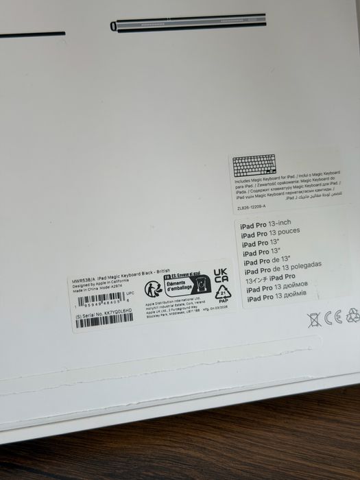 Apple Magic Keyboard iPad pro 13 (A2974)