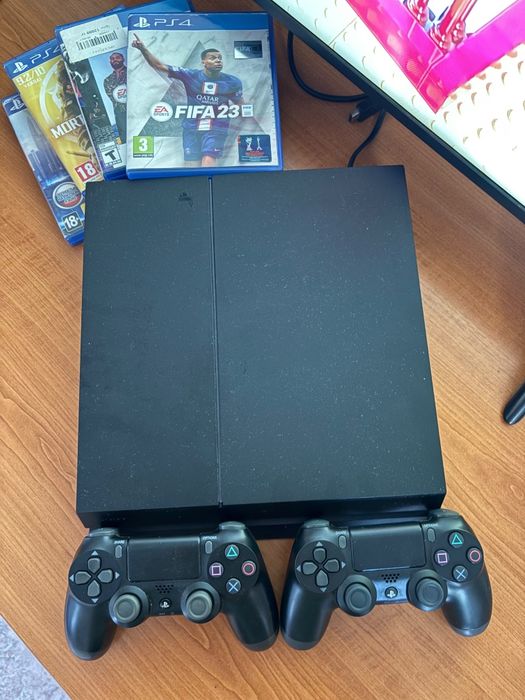Продам PlayStation 4