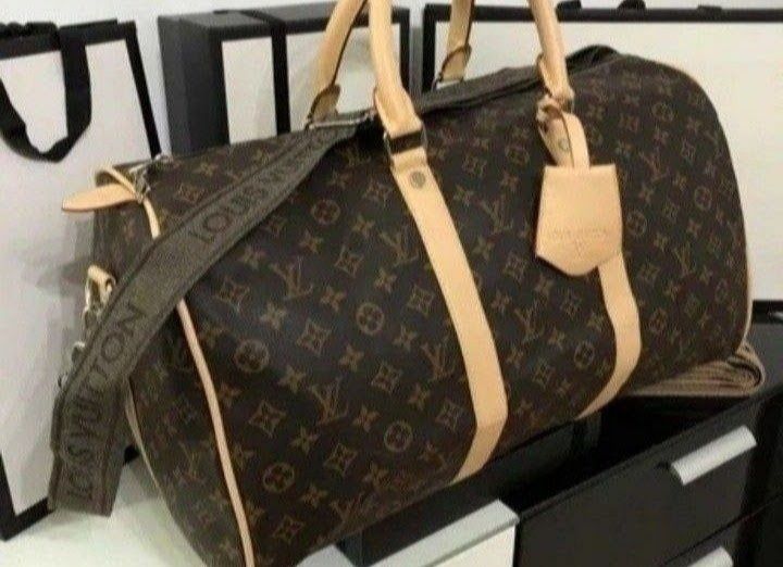 Geanta voiaj model unisex,curea reglabila,saculet, etichetă